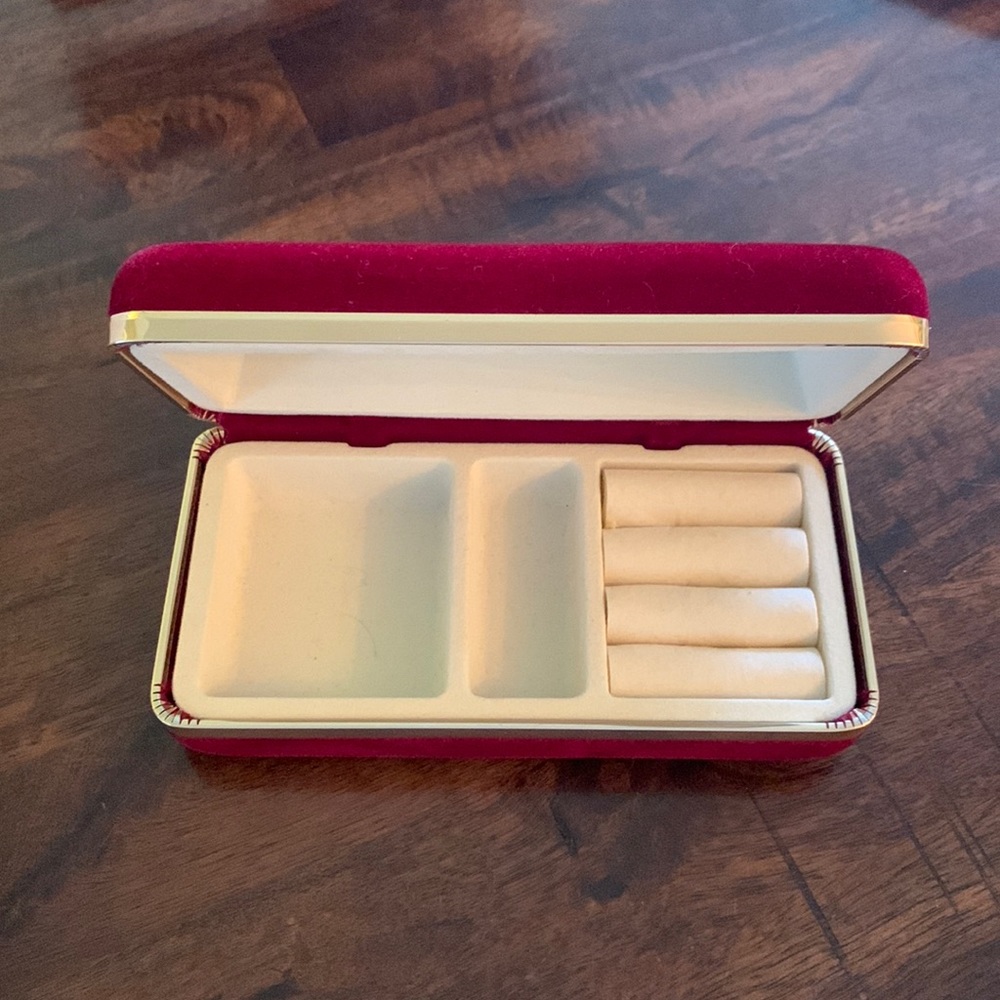 Gorgeous velvet jewelry box